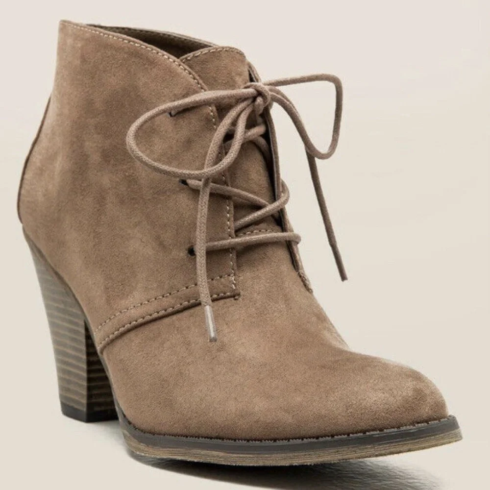 MIA SHAWNA BEIGE / TAUPE BOOTIES 8